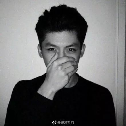 qq男生伤感黑白头像