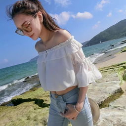  最美不过夏季,性感不过于一件抹肩衣