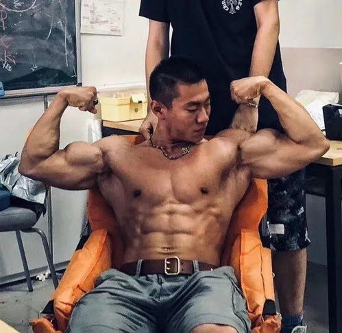  174大鼻子肌肉男,浑身腱子肉,颜值高身材好,网友被征服了腾讯新闻