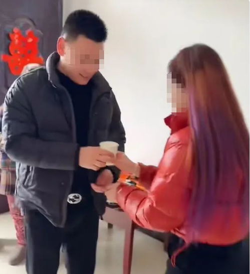  回顾媒婆带相亲男子和女子见面,女子一见钟情人老实,能嫁