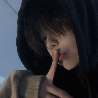  陈希高级感男生头像