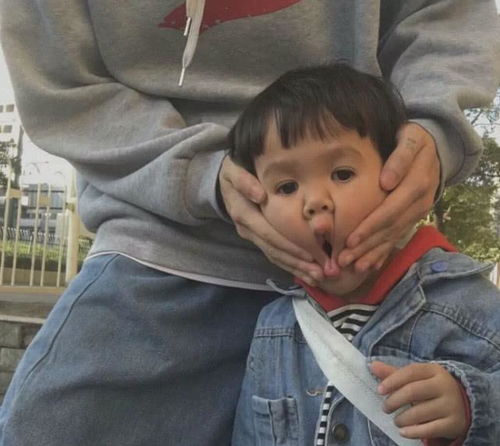  超隐蔽的情侣头像轻松躲过班主任法眼,恩爱想秀就秀