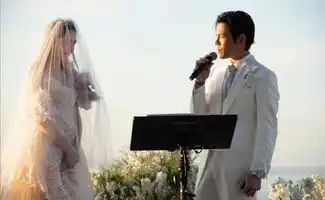  佐郭碧婷婚礼绝美现场照,郭爸爸一脸严肃,双方亲家表情阴晴各异