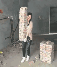  搞笑gif段子编辑工地上搬砖的姑娘,她太有爱了你想娶吗