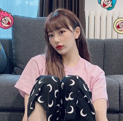  从小美到大是啥体验孔雪儿学生时代就颜值爆表,难怪被称最美校花