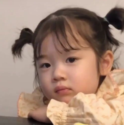  萌娃头像小孩只要糖,大人就爱吓唬人