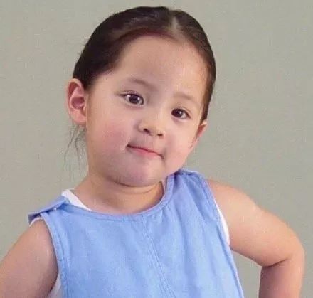 听说用欧阳娜娜头像会脱单反正我相亲对象遇上了初恋男友