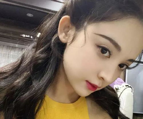  古力娜扎自曝读书时没人敢追,本以为是开玩笑,看到她和爸爸早年合影后懵了