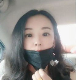  美女自拍时戴口罩,张嘴却让人失望,网友一张嘴毁所有