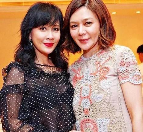  刘嘉玲路人照流出网友这腿也太吓人了