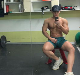 肌肉男头像微信头像身材