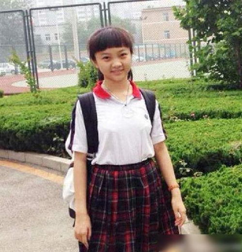  奥运女孩林妙可,21岁近照曝光,穿艳丽红裙脚踩恨天高显老态