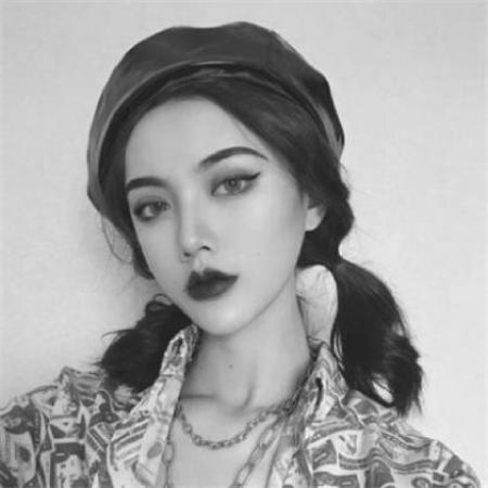  黑色伤感孤独女头像,男友很高很帅就是没有爱