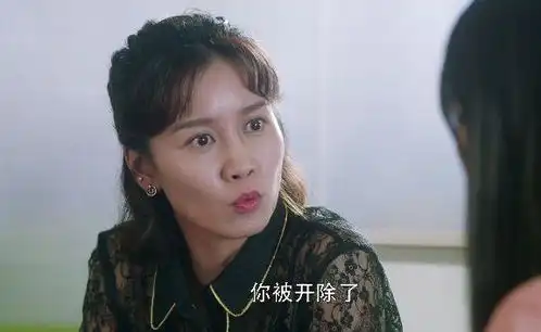  噘嘴瞪眼面无表情,把偶像剧演成惊悚片的也就她一个,太劝退