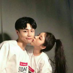  2018qq个性情侣头像一男一女亲吻高清图片我的一生你的一世