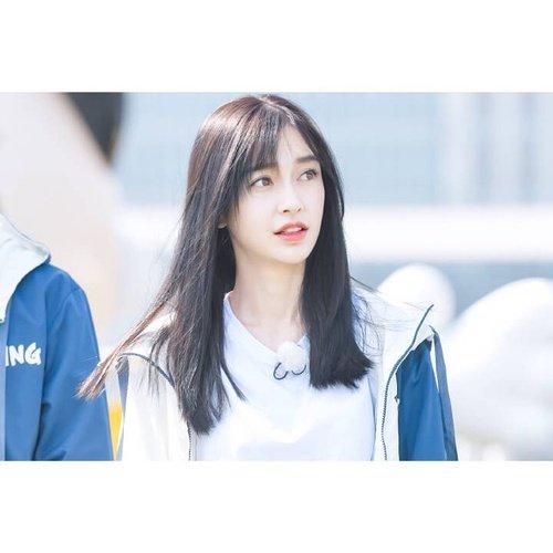  杨幂替迪丽热巴来跑男和baby比美花招多赢得太轻松