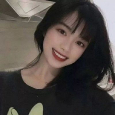  笑得很治愈的女生头像笑的很暖很甜