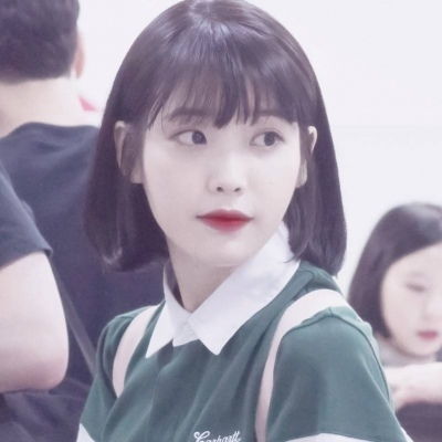  李知恩iu的神仙颜值,可甜可盐