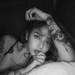  女头像霸气高冷黑白单纯的小成熟