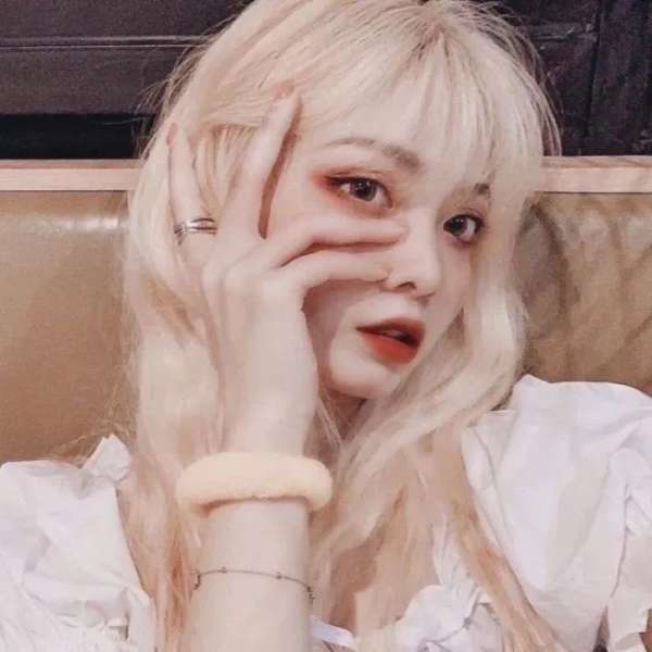 真人女生头像千万别丧,你要知道无论经历什么都是在成长