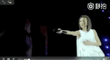  戴佩妮被吓傻王菲成表情包,说相声的明星演唱会了解一下