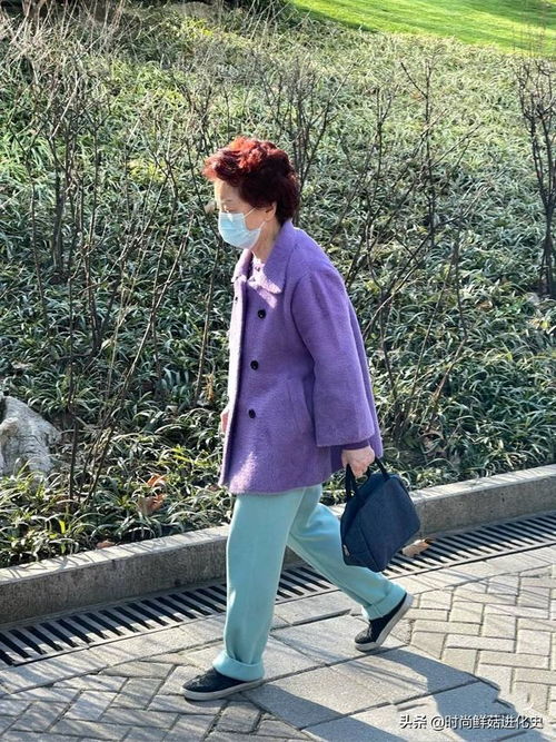  5060岁女人就算没钱,春天也别穿这3种外套邋遢土气,很廉价