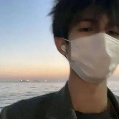  好看的男生头像