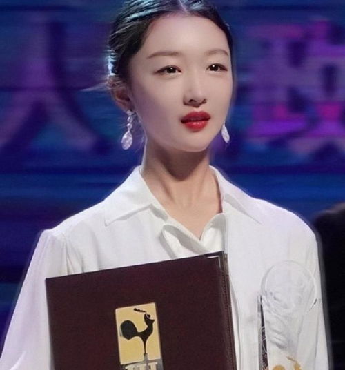  出道10年,荣获多个影后荣誉的周冬雨,背后离不开这个男人