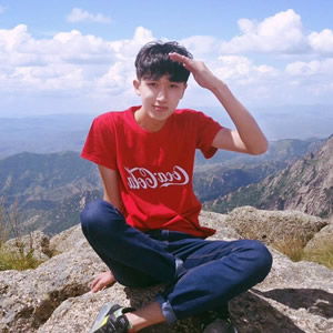  高山红男