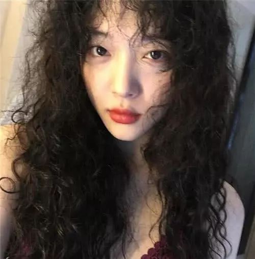  躲过了羊毛卷,逃过了公主切,2019却被沈月的初恋发给迷住