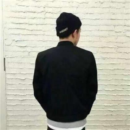  qq头像情侣一对背影,一个人孤独久了爱就封闭了