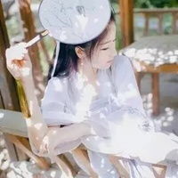  汉服女生头像不露脸拿扇子穿汉服女生头像