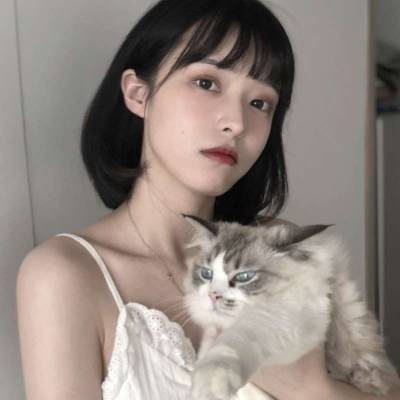  短发女生头像侧脸图片韩系短发冷酷头像大全