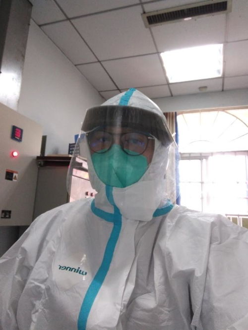 一路走来不容易,秋冬季快到了,出门戴口罩保持社交距离