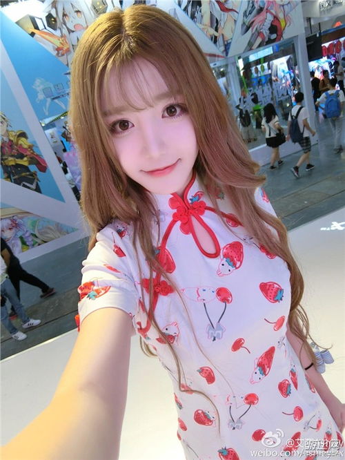  lol狂小狗uzi绯闻女友颜值爆表这套小旗袍给满分
