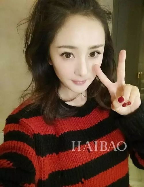  杨幂丸子头好减龄,宋祖儿给粉丝梳头像掐架,赵丽颖热巴无敌了