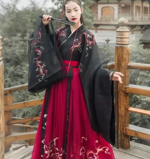  测试选一件你最喜欢的汉服,测你内心是傻白甜还是白莲花