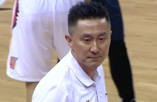  广东三场狂胜146分,阿联接班人再砍全场最高分,赵睿险报销