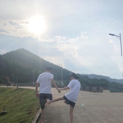  搞怪情侣头像世界那么大想和你去走走