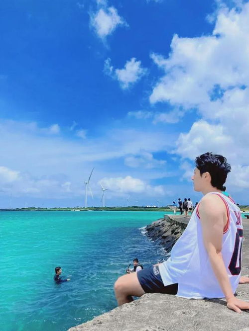  冷白皮肌肉男的夏日诱惑这位健身博主的海边写真太撩人了