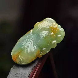  翡翠金鱼适合所有人佩戴吗它有什么寓意呢