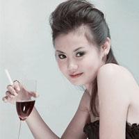  喝酒女生头像伤感图片