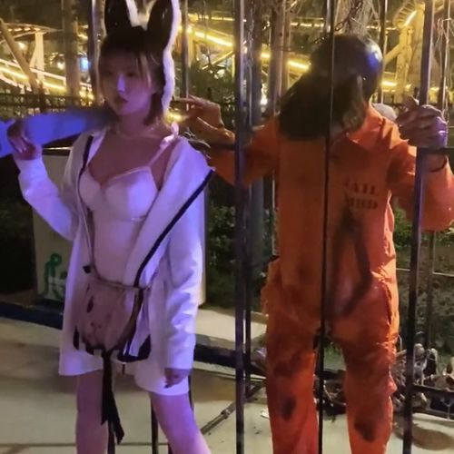  要是吓我的话,可能我的本能反应是打他,而不是美女这样