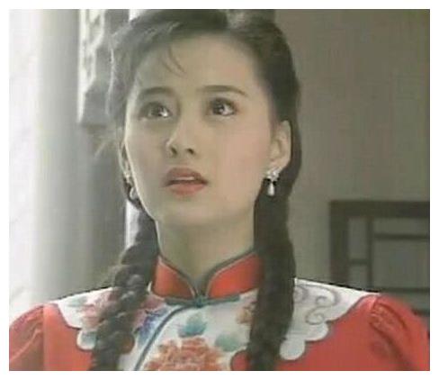  她是琼瑶御用女星,曾是小燕子内定人选,如今45岁依然美如少女