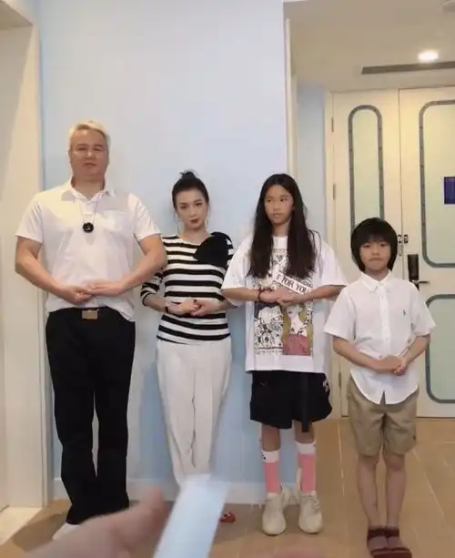  张庭当老板娘太贴心,为宴请员工与陶虹包座岛,陈晓东明道都来撑场