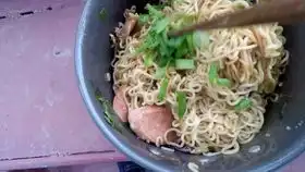  大春的深夜食堂第一期炒泡面