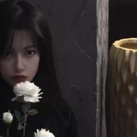 特别丧的头像女真人伤感