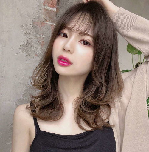  11款优雅减龄的轻熟风发型,演绎出气质女人的精致与高级感