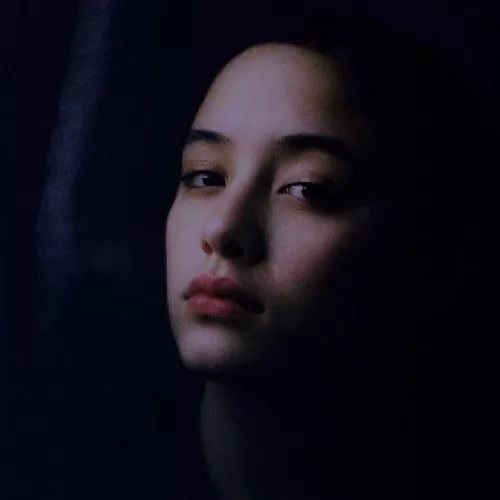  头像背景图套图你风尘仆仆走向我,胜过所有遥远的温柔