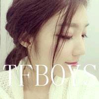  女生的tfboys带字的qq头像